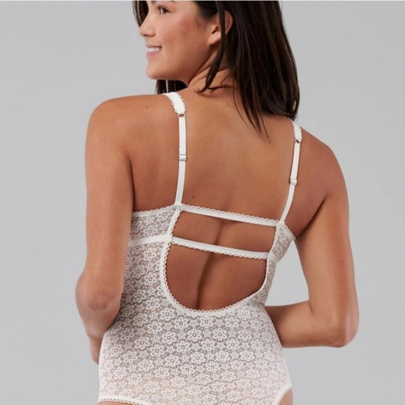 Gilli Hicks White Lace Strappy Back Cheeky Bodysuit Size XS - Picture 2 of 8